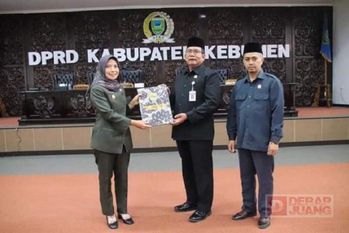 Ristawati Hadiri Rapat Paripurna Pengambilan Keputusan DPRD Kebumen Ristawati Hadiri Rapat Paripurna Pengambilan Keputusan DPRD Kebumen