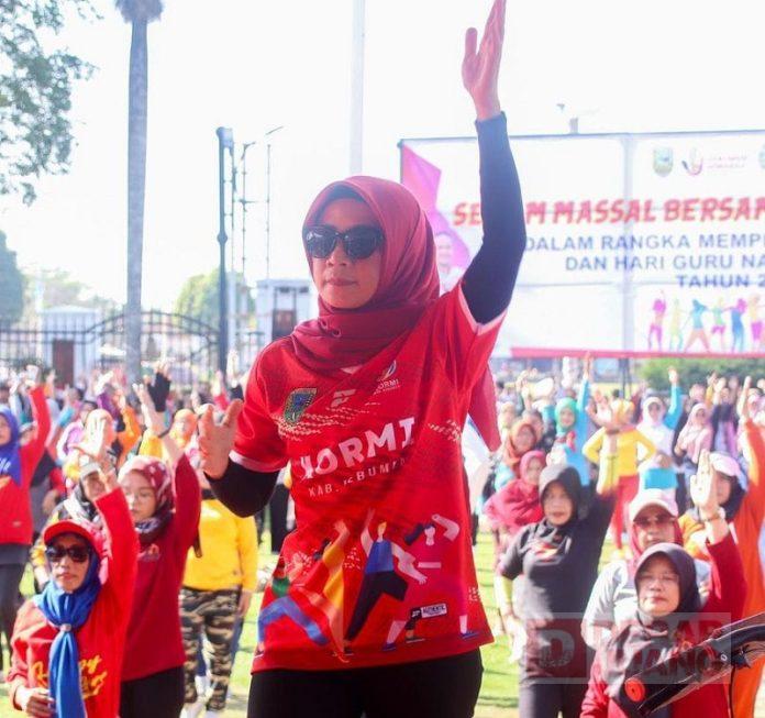 Wabup Rista Hadiri Senam Massal Bersama KORMI Kebumen Wabup Rista Hadiri Senam Massal Bersama KORMI Kebumen