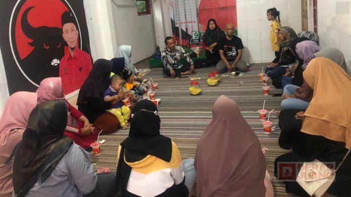 Billy Subhi Sosialisasikan Ganjar-Mahfud di Desa Kalibeber Billy Subhi Sosialisasikan Ganjar-Mahfud di Desa Kalibeber