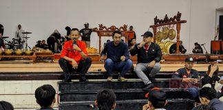 Isnaeni Motivasi Barisan HOK-YA yang Akan Tampil di Acara Deklarasi Ganjar-Mahfud Isnaeni Motivasi Barisan HOK-YA yang Akan Tampil di Acara Deklarasi Ganjar-Mahfud