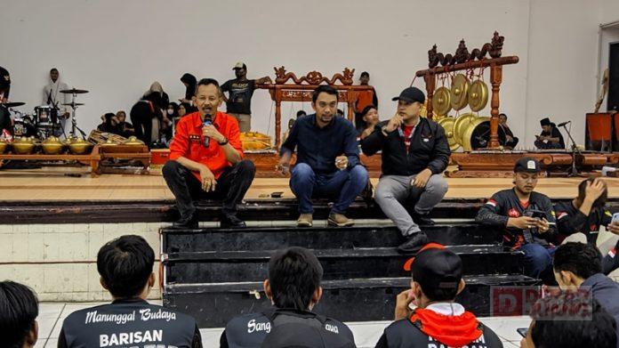 Isnaeni Motivasi Barisan HOK-YA yang Akan Tampil di Acara Deklarasi Ganjar-Mahfud Isnaeni Motivasi Barisan HOK-YA yang Akan Tampil di Acara Deklarasi Ganjar-Mahfud