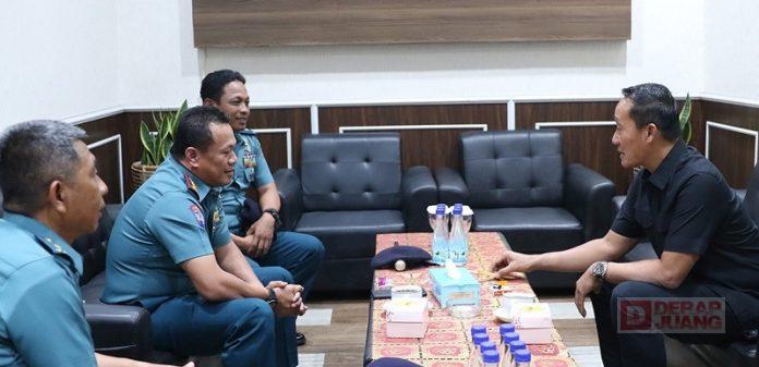 Terima Silaturahmi Komandan Lanal, Kadar Lusman Harap Sinergitas Antar Forkopimda Terima Silaturahmi Komandan Lanal, Kadar Lusman Harap Sinergitas Antar Forkopimda