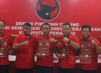 Bagikan SK, DPC Pemalang Evaluasi Kerja Politik Bintang Dua Bagikan SK, DPC Pemalang Evaluasi Kerja Politik Bintang Dua