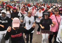 Bersama Emak-emak di Purwokerto, Atiqoh: Ganjar Perhatikan Perempuan dalam Progjanya Bersama Emak-emak di Purwokerto, Atiqoh: Ganjar Perhatikan Perempuan dalam Progjanya