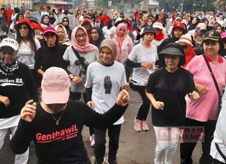 Bersama Emak-emak di Purwokerto, Atiqoh: Ganjar Perhatikan Perempuan dalam Progjanya Bersama Emak-emak di Purwokerto, Atiqoh: Ganjar Perhatikan Perempuan dalam Progjanya