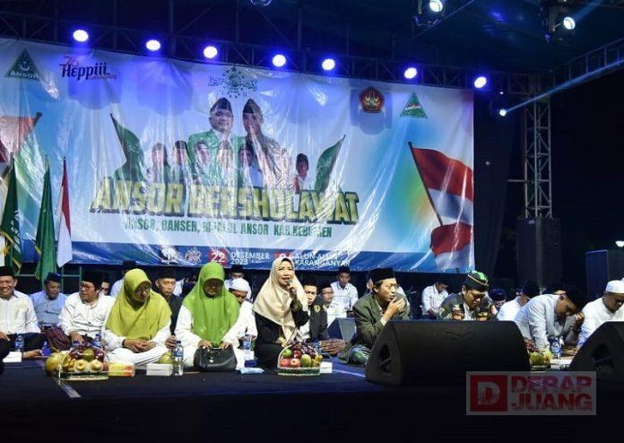 Ristawati Hadiri Ansor Bersholawat di Alun-alun Kec. Karanganyar Ristawati Hadiri Ansor Bersholawat di Alun-alun Karanganyar