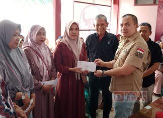 Bersama Gilang, Junarso Berikan Bantuan PIP Kepada Pelajar Di Kecamatan Keling Bersama Gilang, Junarso berikan bantuan PIP Kepada Pelajar di Kecamatan Keling