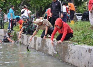 Cegah Banjir dan Wabah Penyakit, Bupati Grobogan Gotong-Royong 'Resik-resik Kali'