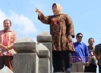 Bupati Yuni Tinjau Pembangunan TPU Larasati Sukowati Bupati Yuni Tinjau Pembangunan TPU Larasati Sukowati