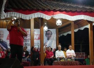 Capres Ganjar Pranowo Disambut Hangat Ribuan Pendukung dan Relawan Di Sragen Capres Ganjar Pranowo Disambut Hangat Ribuan Pendukung dan Relawan Di Sragen