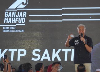 Ganjar Launching KTP Sakti, Warga: Pemikiran yang Sangat Mencerahkan Ganjar Launching KTP Sakti, Warga: Pemikiran yang Sangat Mencerahkan