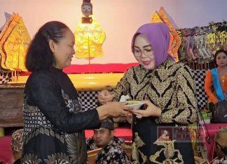 Gelaran wayang kulit serta peresmian balai desa