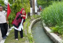 Respon Aduan Warga, Mbak Ita Cek Langsung Sumber Genangan Air di Puri Anjasmoro