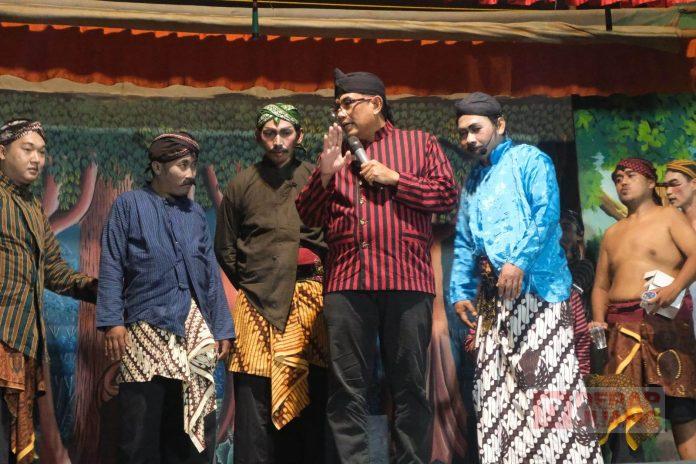 Andang Ikuti Pentas Seni Ketoprak Milenial Andang Ikuti Pentas Seni Ketoprak Milenial