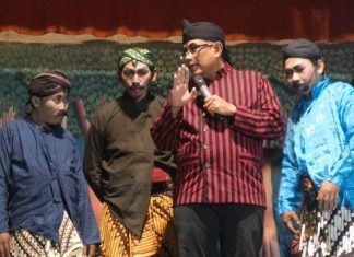 Andang Ikuti Pentas Seni Ketoprak Milenial