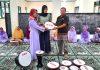 Lestarikan Seni Tradisional Islami, BHB Beri Alat Hadroh kepada Muslimat Silado Hadroh