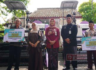 Mbak Eisti Serahkan Bantuan Alsintan kepada Kelompok Tani