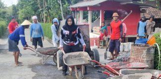 Mbak Jeki Turut Gotong-Royong Revitalisasi Jalan Mbak Jeki Turut Gotong-Royong Revitalisasi Jalan