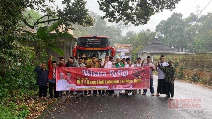 Medy Aditiya mengawal pemberangkatan ziaroh warga Dusun Keseneng Medy Aditiya mengawal pemberangkatan ziaroh warga Dusun Keseneng