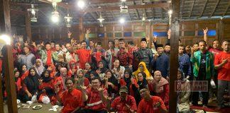 Medy Aditiya Beri Evaluasi dan Arahan Tim Gugus Tugas Agar Meraih Kemenangan Spektakuler Medy Aditiya memberi evaluasi dan arahan team gugus tugas di Desa Semayu