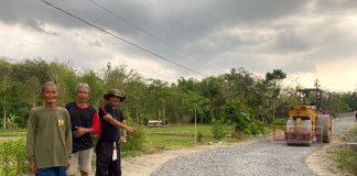 Mulyadi Kawal Pengaspalan Jalan Gumuk