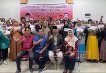 Saiful dan Gilang Salurkan PIP Bagi Siswa di SMK Walisongo Pecangaan Saiful M. Abidin S.KM selaku Anggota DPRD Kabupaten Jepara dan Gilang Dhielafararez, SH. LLM. membagikan beasiswa program Indonesia pintar (PIP) di SMK Walisongo
