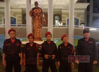 Turut Amankan Malam Natal, Satgas Cakrabuana Kota Pekalongan Ikut Jaga Gereja Turut Amankan Malam Natal, Satgas Cakrabuana Kota Pekalongan Ikut Jaga Gereja