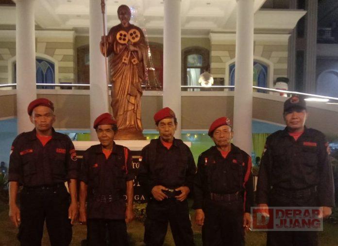 Turut Amankan Malam Natal, Satgas Cakrabuana Kota Pekalongan Ikut Jaga Gereja