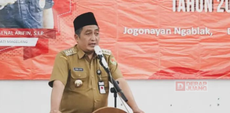 Bupati Magelang Memberikan Bantuan Material Perbaikan Jaringan Air Bersih Terdampak Bencana Kebakaran Hutan dan Lahan