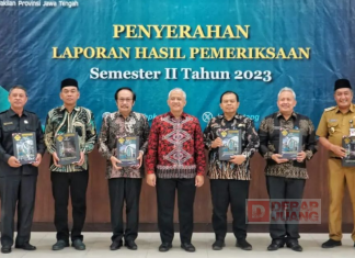 Bupati Magelang menerima Laporan Hasil Kerja Perumda Air Minum Tirta Gemilang