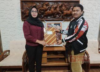 Sri Rejeki Gelar Lomba Desain Bingkai Poster Bung Karno