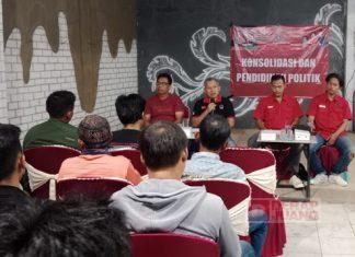 Temui Gugus Tugas, Junarso Perkuat Tim Pemenangan Di TPS Temui Gugus Tugas, Junarso Perkuat Tim Pemenangan Di TPS