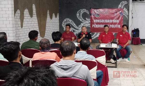 Temui Gugus Tugas, Junarso Perkuat Tim Pemenangan Di TPS Temui Gugus Tugas, Junarso Perkuat Tim Pemenangan Di TPS