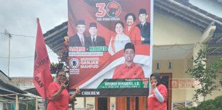 Tim Srikandi Himawan Bantu Pasang Rountag di Ciberem Srikandi