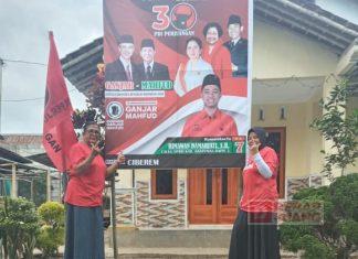 Tim Srikandi Himawan Bantu Pasang Rountag di Ciberem Srikandi