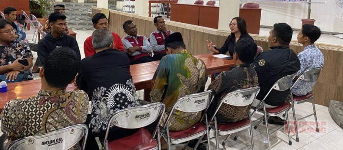 Azalea Berupaya Aktifkan Peran Pemuda di Masyarakat Azalea Berupaya Aktifkan Peran Pemuda di Masyarakat