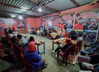 Wahyu Nugroho Beri Arahan Gugus Tugas Untuk Gotong Royong Menangkan PDI Perjuangan Wahyu Nugroho beri arahan kepada team gugus tugas di posko pemenangan dapil 2