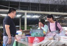 Bung Dance Cek Harga Jelang Natal dan Tahun Baru di Pasar Blauran II