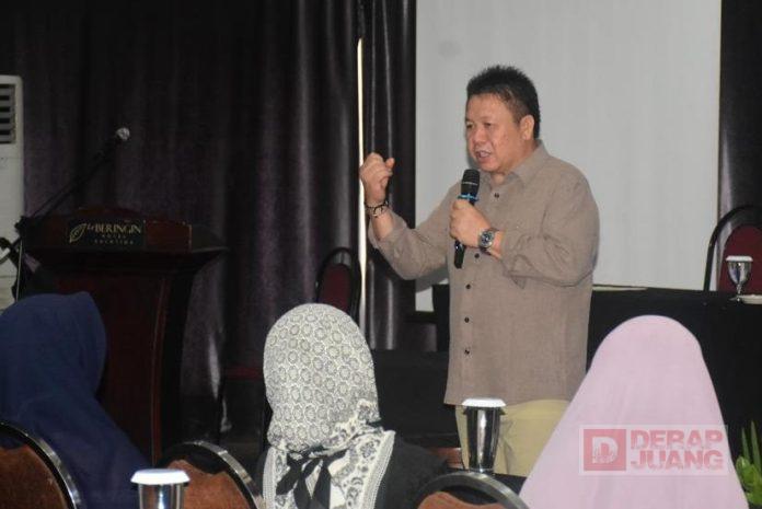 Dance Narasumberi Capacity Building Pengembangan UKM Kota Salatiga Dance Narasumberi Capacity Building Pengembangan UKM Kota Salatiga