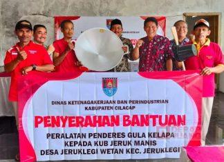 Berikan Manfaat pada KUB Jeruklegi Wetan, Andry Serahkan Sejumlah Bantuan