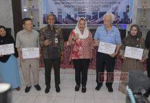 Mbak Ita Dampingi Warga Terima Dana Kerohiman Pembangunan Tol dan Kolam Retensi Mbak Ita Dampingi Warga Terima Dana Kerohiman Pembangunan Tol dan Kolam Retensi
