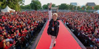 Sapa Ribuan Srikandi Partai di Solo, Atiqoh Ingatkan Perjuangan Perempuan Masih Panjang Sapa Ribuan Srikandi Partai di Solo, Atiqoh Ingatkan Perjuangan Perempuan Masih Panjang