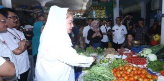 Sidak Pasar Jelang Nataru, Mbak Ita Pastikan Stok dan Harga Bahan Pokok Aman Sidak Pasar Jelang Nataru, Mbak Ita Pastikan Stok dan Harga Bahan Pokok Aman