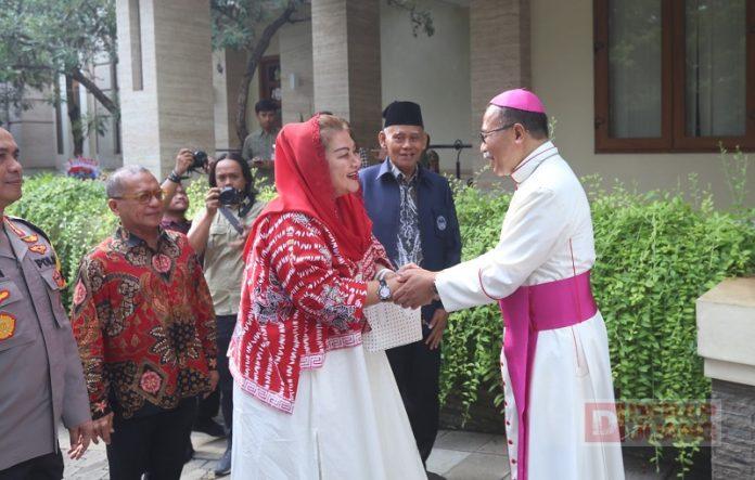 Mbak Ita Ajak Romo & Pendeta Turut Mendoakan Kota Semarang Rukun dan Damai Mbak Ita Ajak Romo & Pendeta Turut Mendoakan Kota Semarang Rukun dan Damai