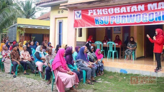 Ristawati Purwaningsih Hadiri Pengobatan Massal di Desa Wonodadi Ristawati Purwaningsih Hadiri Pengobatan Massal di Desa Wonodadi