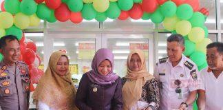 Ristawati Resmikan BUMDES MAPAN Mart 2 Desa Karangsari
