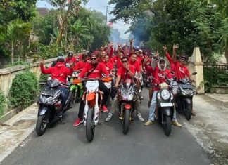 Pasukan ‘Bolodewo Dahono’ Solid Sambut Kedatangan Capres Ganjar Pasukan 'Bolodewo Dahono' Solid Sambut Kedatangan Capres Ganjar