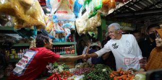 Datangi Pasar Kota Wonogiri, Ganjar Dengarkan Keluhan Pedagang Pasar Datangi Pasar Kota Wonogiri, Ganjar Dengarkan Keluhan Pedagang Pasar