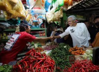 Datangi Pasar Kota Wonogiri, Ganjar Dengarkan Keluhan Pedagang Pasar Datangi Pasar Kota Wonogiri, Ganjar Dengarkan Keluhan Pedagang Pasar