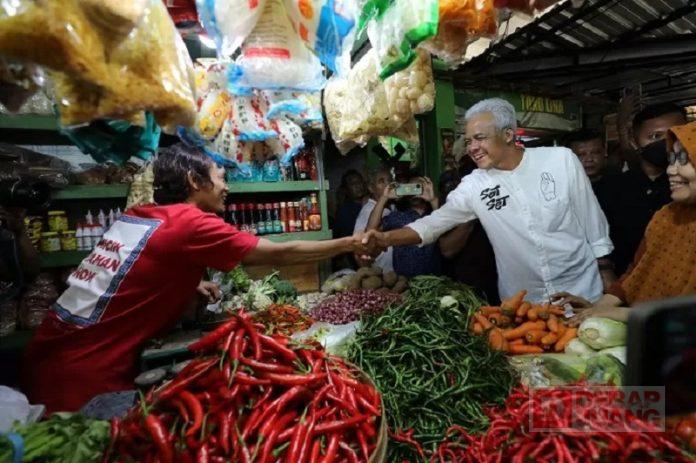 Datangi Pasar Kota Wonogiri, Ganjar Dengarkan Keluhan Pedagang Pasar Datangi Pasar Kota Wonogiri, Ganjar Dengarkan Keluhan Pedagang Pasar
